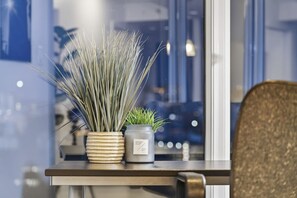Interior - Beautiful 2 Bedroom Apartment Downtown Vancouver (Vancouver)