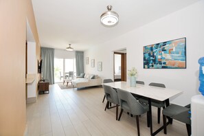 Interior - Perfect 3-bedroom condo on 3rd level with elevator in Los Corales
Navio II A-301 (Los corales)