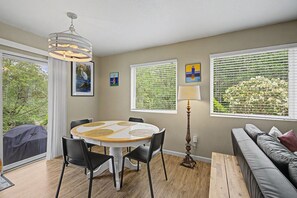 Dining - Beach Please | Hot tub and Dog Friendly Sleeps 8 (Rockaway Beach)