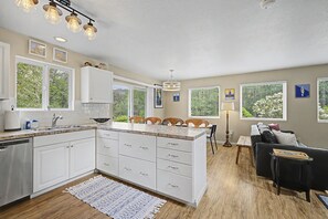 Interior - Beach Please | Hot tub and Dog Friendly Sleeps 8 (Rockaway Beach)