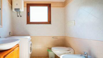 Bagno | Doccia, asciugacapelli, asciugamani, sapone