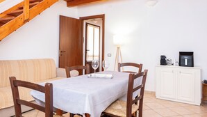 Comfort Apartment | Tempat makan