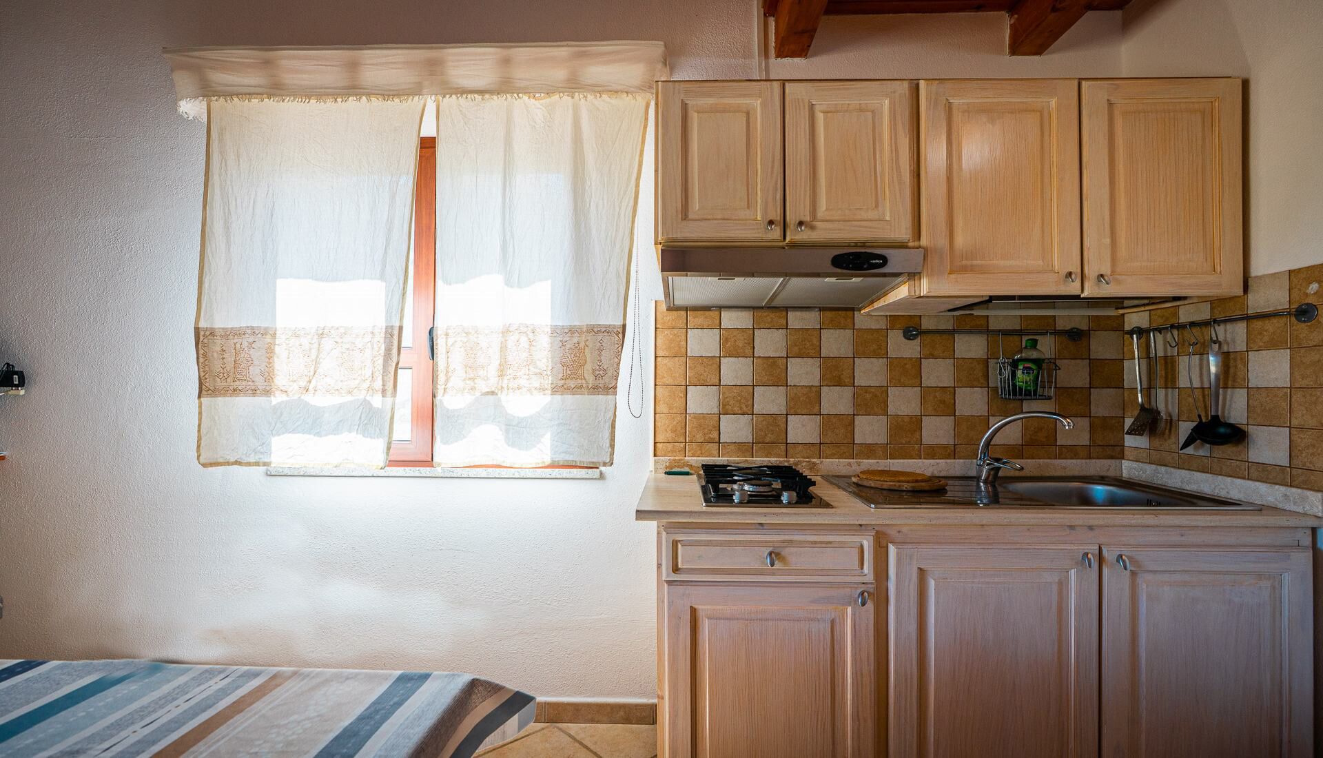 Private kitchen | Full-sized fridge