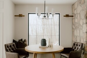 Dining - Chalet le rifugio with spa and mountain views (Notre-Dame-des-Bois)