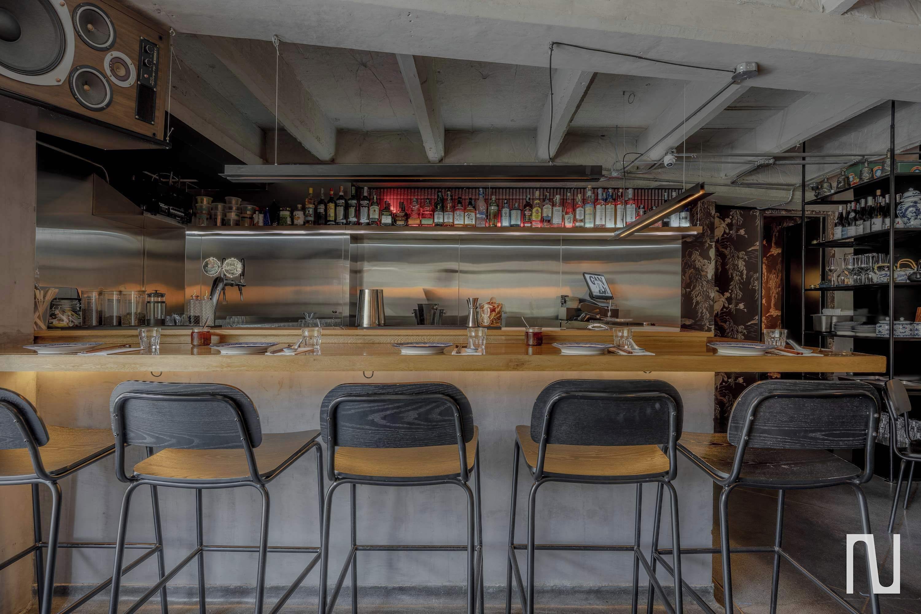Leilighet, 1 queensize-seng, terrasse, byutsikt (Mambe 1001) | Bar (på overnattingsstedet)