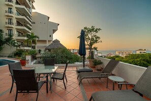 Outdoor dining - Vista Mar Amapas - Tranquility Near Los Muertos Beach and Romantic Zone (Puerto Vallarta)