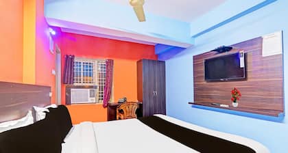 Deluxe Hotel O Karimnagar