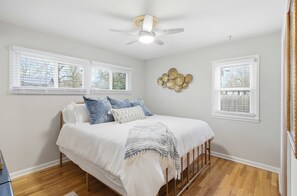3 habitaciones, tabla de planchar con plancha, cuna de viaje y wifi 