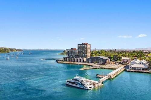 Hobsonville 2BR Waterfront Gem with Water Views