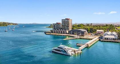 Hobsonville 2BR Waterfront Gem with Water Views