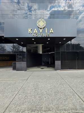 Front of property - Hotel Kavia Lagunilla CDMX (Mexico City)