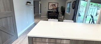 Peaceful 3-bedroom house with AC in charming Aloha