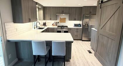 Peaceful 3-bedroom house with AC in charming Aloha
