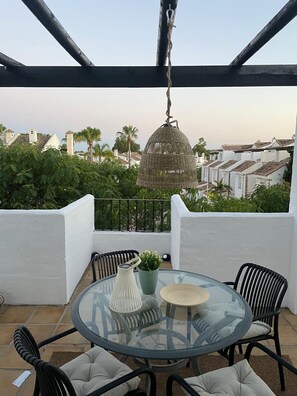 House - 2 Bedroom Top Floor Montain Views (Marbella)