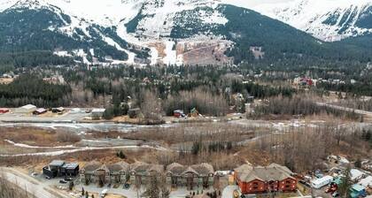 Girdwood Mountain Basecamp-Sleeps 7-Near Alyeska