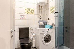 Bathroom - Perfect 2-bedroom apartment with AC in charming Split (Split)