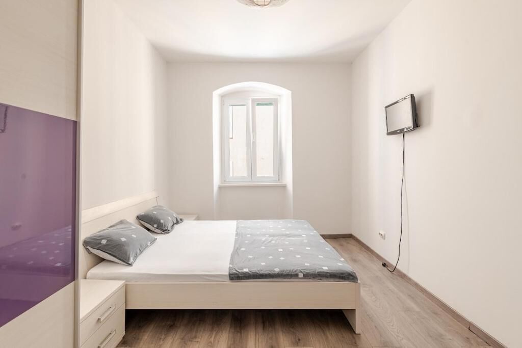 Bügeleisen/Bügelbrett, Reisekinderbett, kostenloses WLAN, Bettwäsche