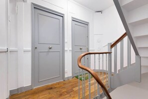 Interior - Elegant Apartment in Clamart, Paris, Balard (Clamart)