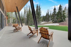 Terrace/patio - KBM Resorts | Walk to Slopes, Sports Court, Private Home Theater, Sleeps 16, Private Hot Tub PCO-184G (Park City)