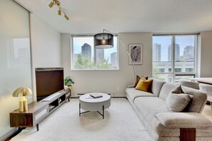 Living area - Yaletown Oasis (Vancouver)