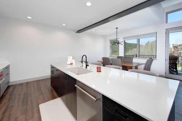 House, Multiple Beds (Keystone Sanctuary 4 Bed 5 Bath HTTH) | Private kitchen