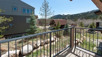House, Multiple Beds (Keystone Sanctuary 4 Bed 5 Bath HTTH) | Property grounds