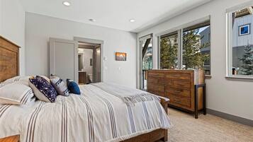 House, Multiple Beds (Keystone Sanctuary 4 Bed 5 Bath HTTH) | 4 bedrooms, free WiFi