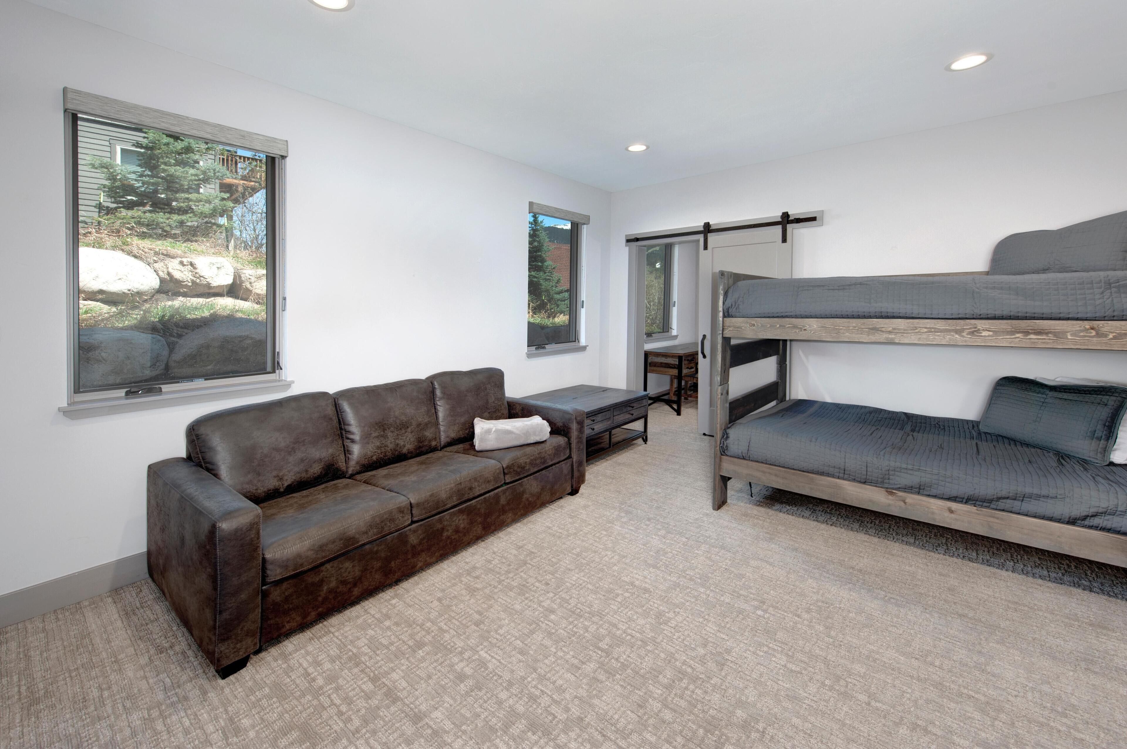 House, Multiple Beds (Keystone Sanctuary 4 Bed 5 Bath HTTH) | Living area