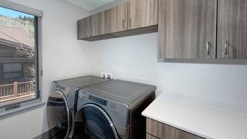 Hus, flere senger (Keystone Sanctuary 4 Bed 5 Bath HTTH) | Innvendig