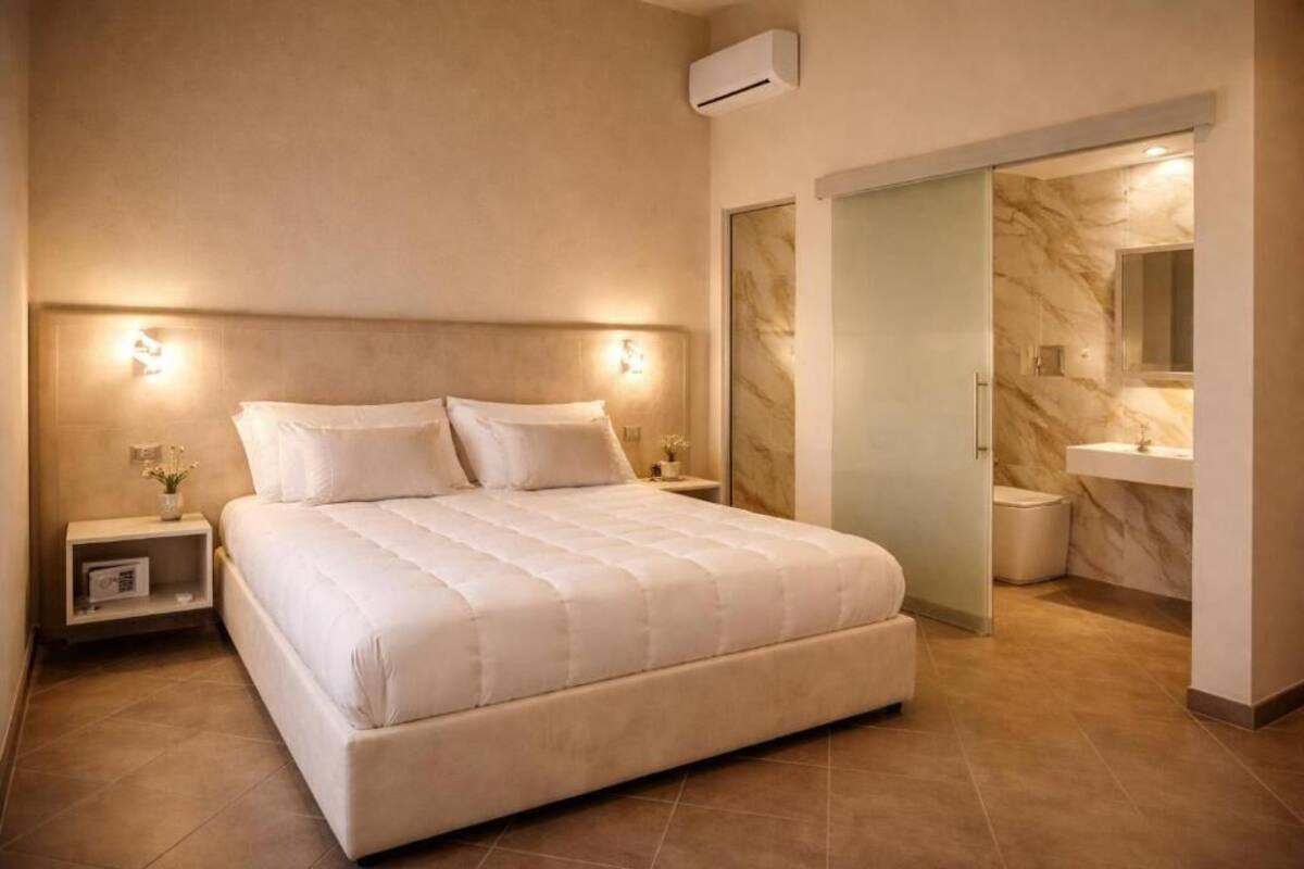 Kamar Double Deluks, balkon, pemandangan kebun | Kedap suara, setrika/meja setrika, dan Wi-Fi gratis