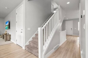 Interior - Great Family House | Sleeps 14 | Backyard & Garage (Vineyard)