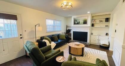 Updated 2 bed, 2.5 bath townhome in Five Points