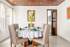 Dining - Cozy Boutique House • Gardens and Rooftop • Near Everthing! (São Paulo)