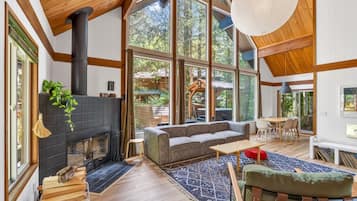 TV, fireplace, offices