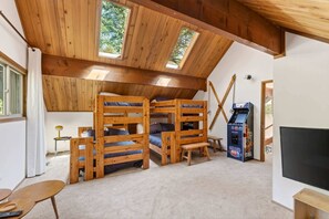 Fernseher, Kamin, Arbeitsbereiche