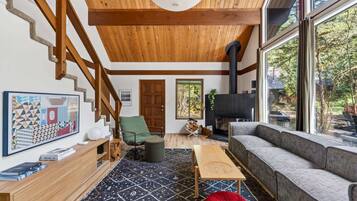 TV, fireplace, offices