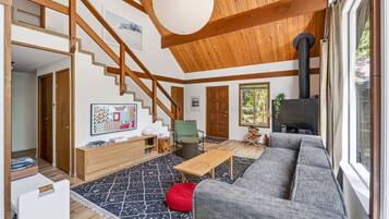 TV, fireplace, offices