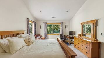 4 bedrooms, iron/ironing board, travel crib, WiFi
