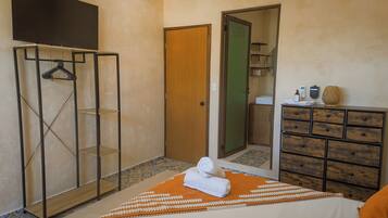 Comfort Apartment | In-room safe, iron/ironing board, free WiFi