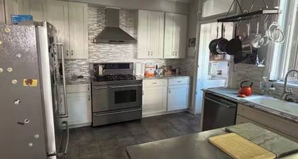 Beautiful Hyde Park Home 4 Bed/5 bath w/speakeasy!