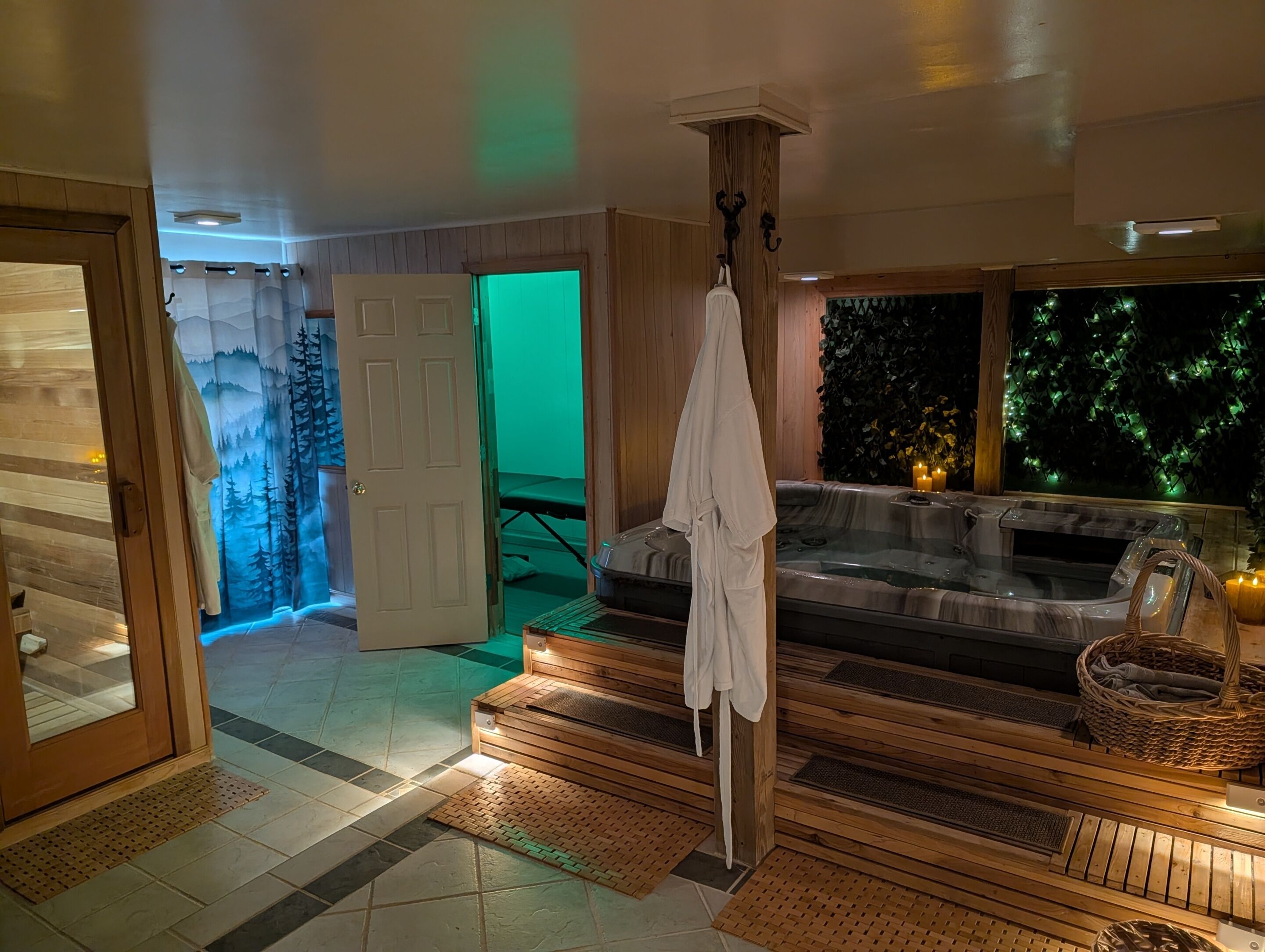 1 treatment room, massages