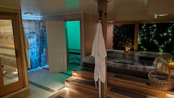 1 treatment room, massages