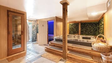 Bathtub spa indoor