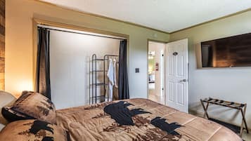 Standard Double Room, Shared Bathroom