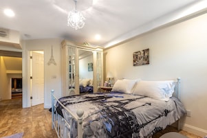Habitación romántica doble, baño privado | Cortinas opacas, sistema de insonorización, wifi gratis