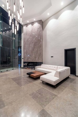 Lobby -  SKHomes, modern apartment with city views (Nairobi)
