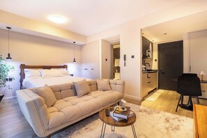 1 habitación, tabla de planchar con plancha, wifi y ropa de cama 