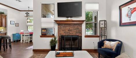 Una Smart TV, libros