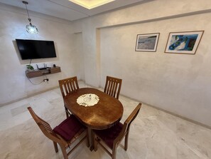 Dining - Nour 5 Modern Apartment with Pool & Parking Near Train Station Central Marrakech (Marrakesh)