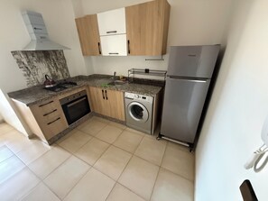 Private kitchen - Nour 5 Modern Apartment with Pool & Parking Near Train Station Central Marrakech (Marrakesh)